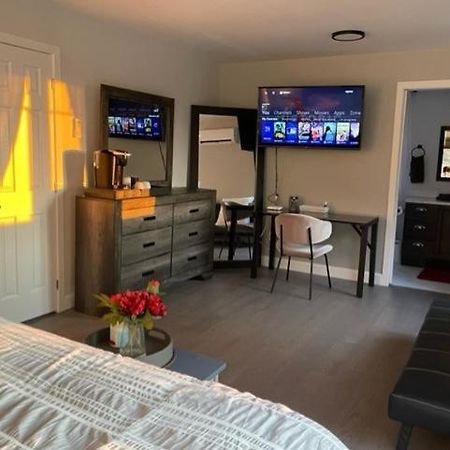 Sunsets At The Oasis Greater Napanee Exterior foto